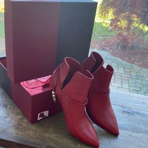 Valentino Garavani Red high heels booty